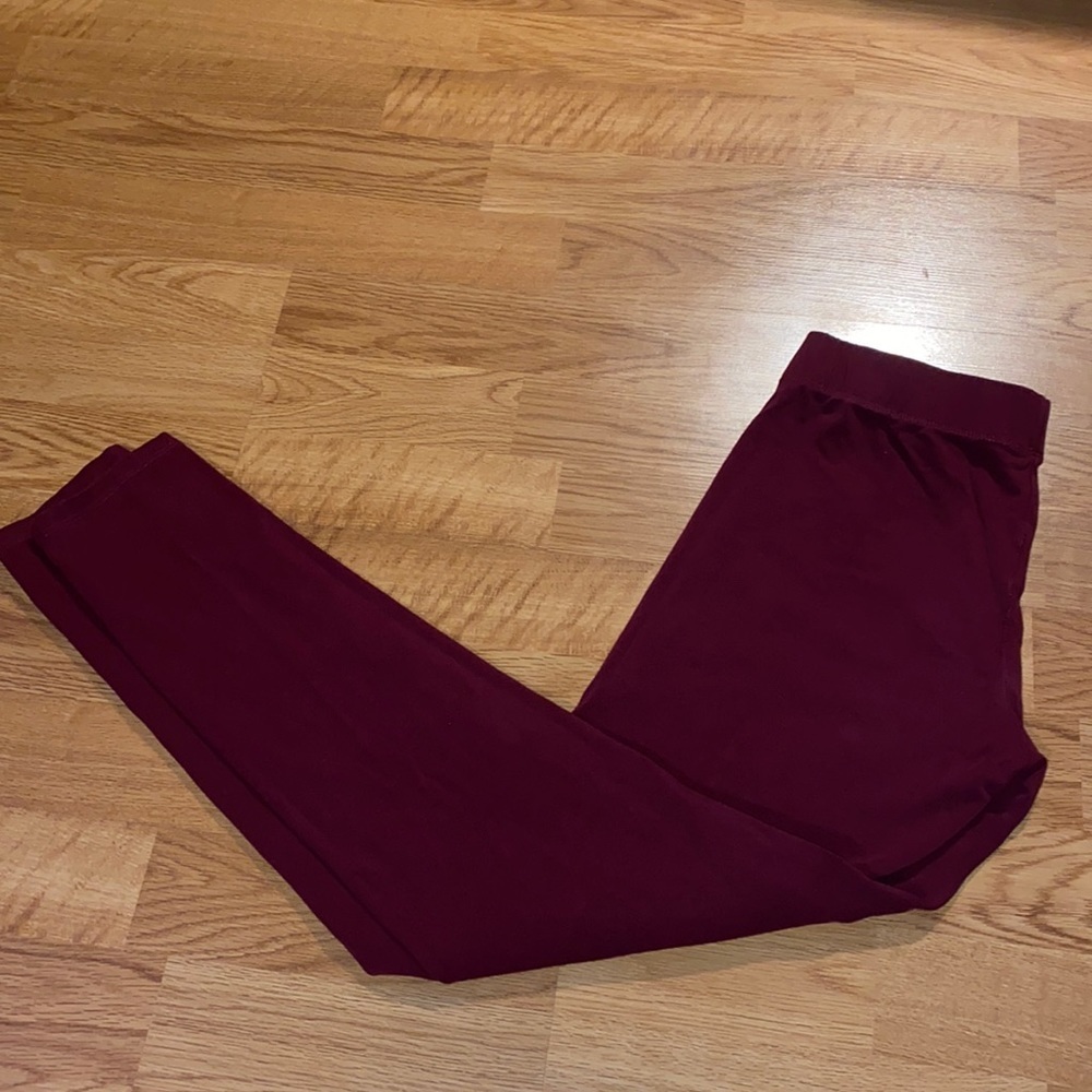 ⭐️Maroon Easy Wear Leggings